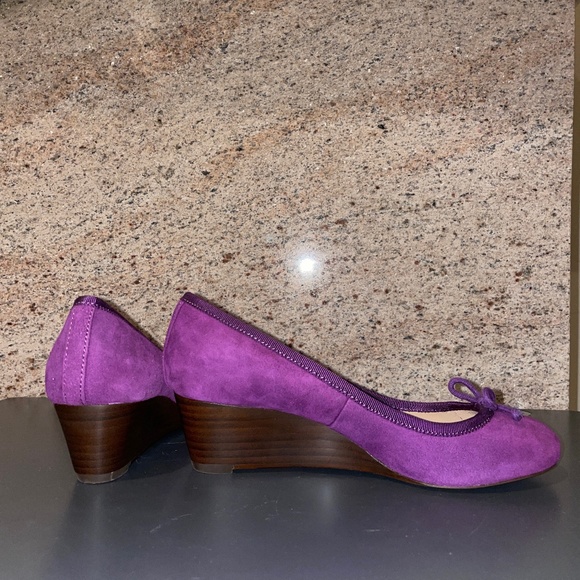 Tory Burch Suede Chelsea Wedges (US 5) - NWOT - Picture 2 of 4